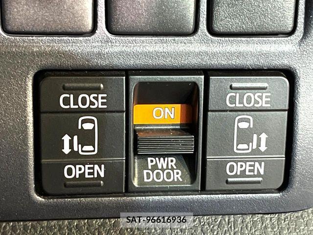 Toyota VOXY 2015-09 7503341-3