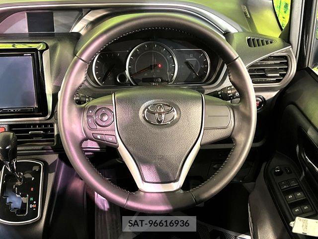 Toyota VOXY 2015-09 7503341-7