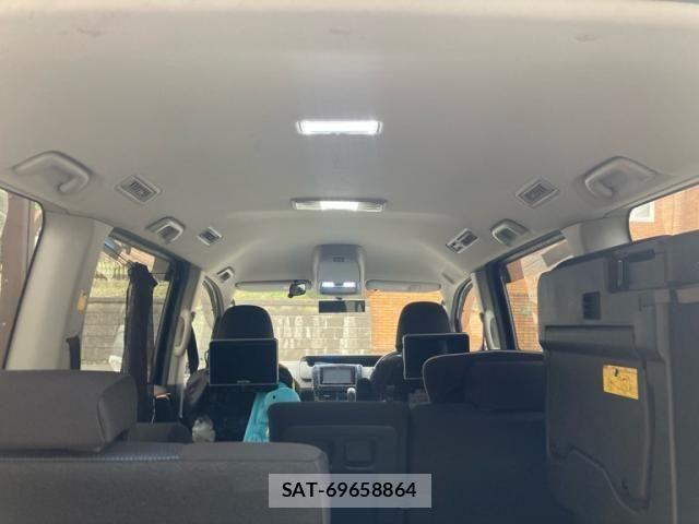 Toyota VOXY 2008-01 7503345-11