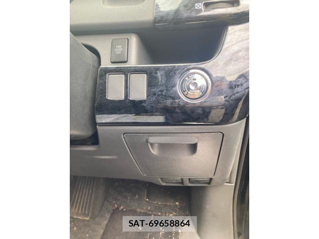 Toyota VOXY 2008-01 7503345-20
