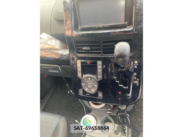 Toyota VOXY 2008-01 7503345-21