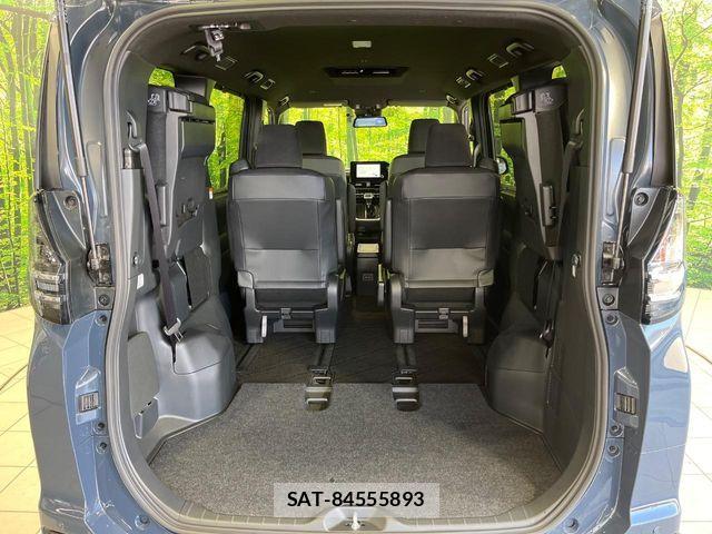 Toyota VOXY 2025-06 7503340-10