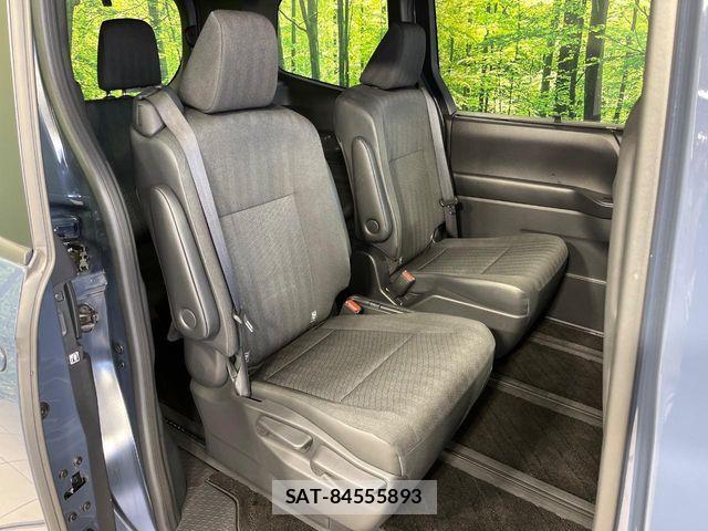 Toyota VOXY 2025-06 7503340-8