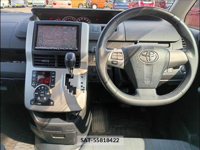 Toyota VOXY 2011-05 7620940-3