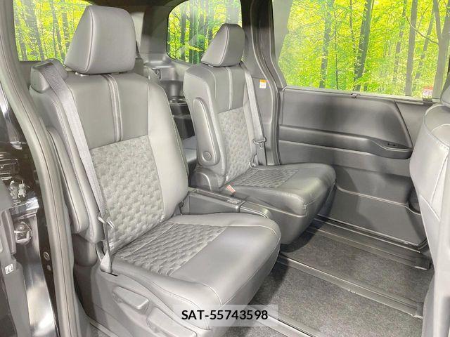 Toyota VOXY 2026-06 7620924-10