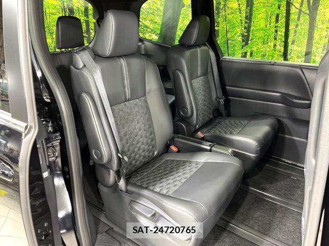 Toyota VOXY 2026-06 7620923-9