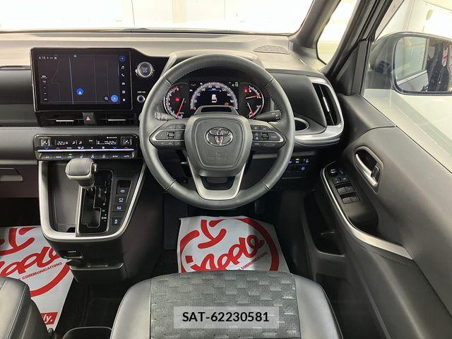 Toyota VOXY 2023-06 7620925-10