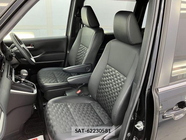 Toyota VOXY 2023-06 7620925-16