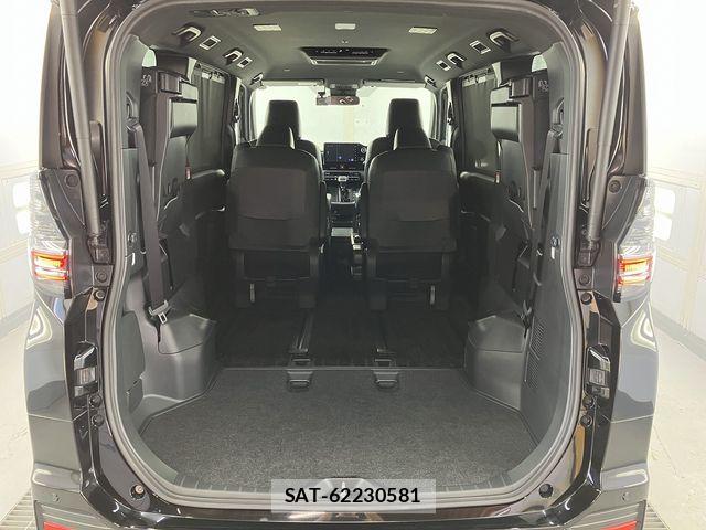 Toyota VOXY 2023-06 7620925-19