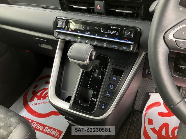Toyota VOXY 2023-06 7620925-20