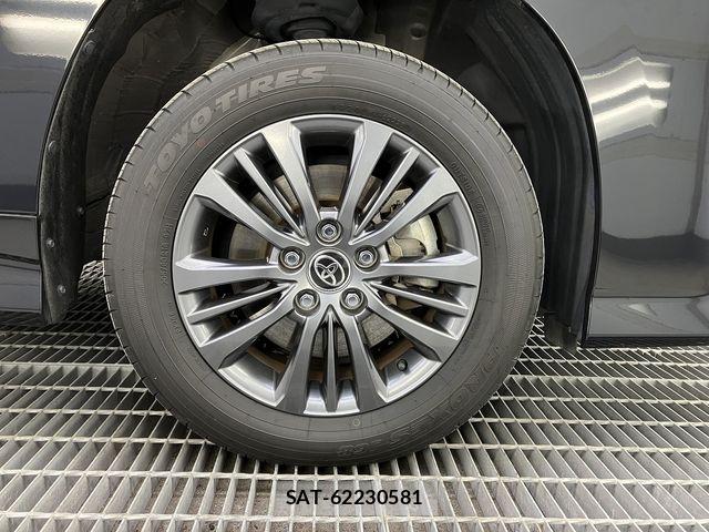 Toyota VOXY 2023-06 7620925-3