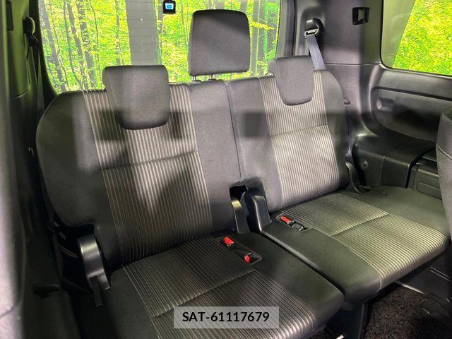 Toyota VOXY 2018-08 7620928-9