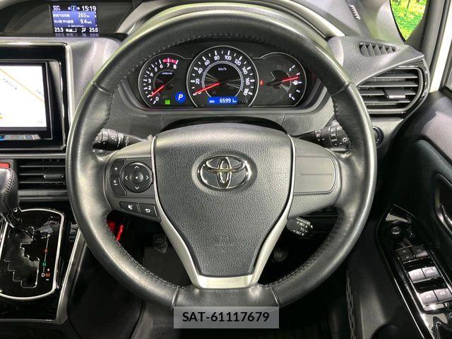 Toyota VOXY 2018-08 7620928-11