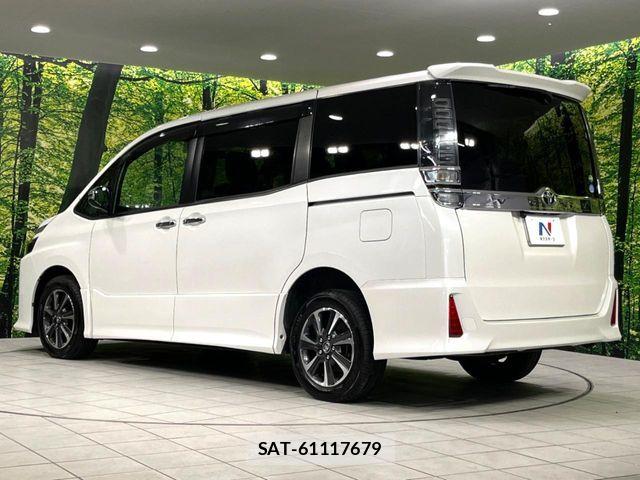 Toyota VOXY 2018-08 7620928-17