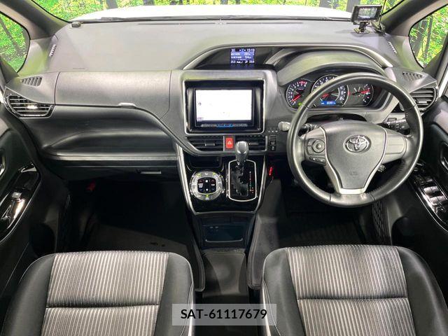 Toyota VOXY 2018-08 7620928-1