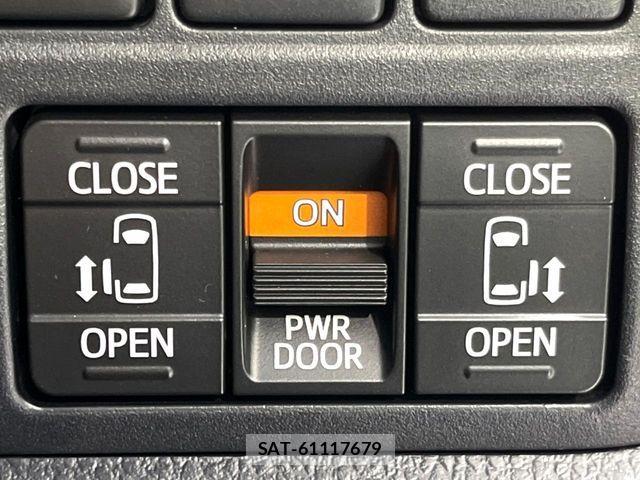 Toyota VOXY 2018-08 7620928-5