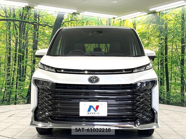 Toyota VOXY 2024-04 7620927-14
