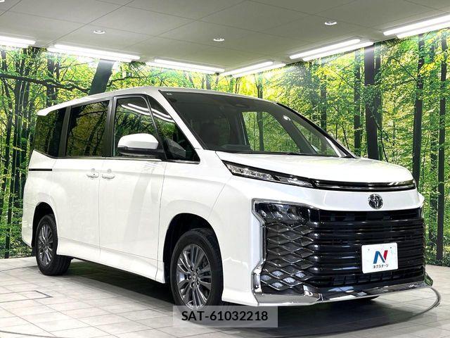 Toyota VOXY 2024-04 7620927-16