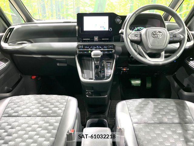 Toyota VOXY 2024-04 7620927-1