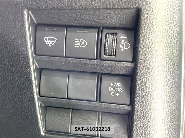 Toyota VOXY 2024-04 7620927-5