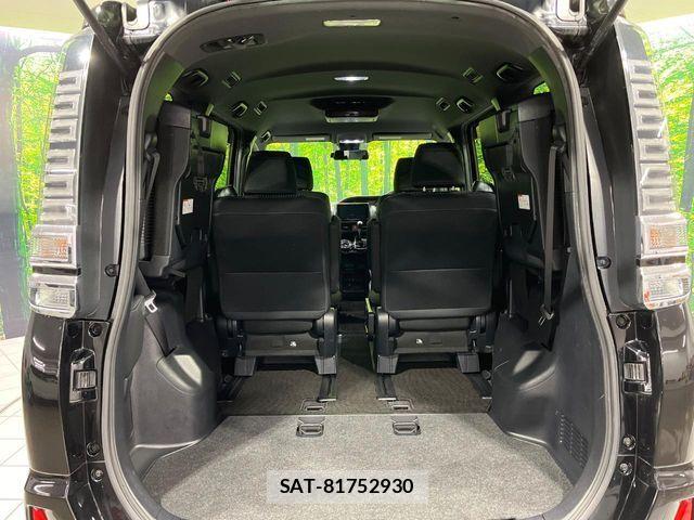 Toyota VOXY 2017-09 7620926-11