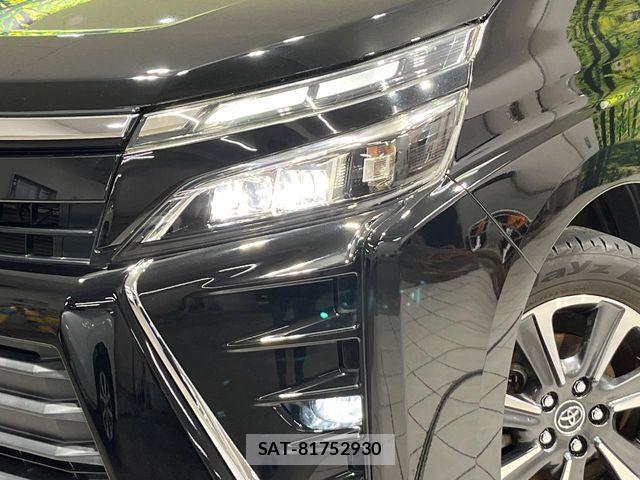 Toyota VOXY 2017-09 7620926-13