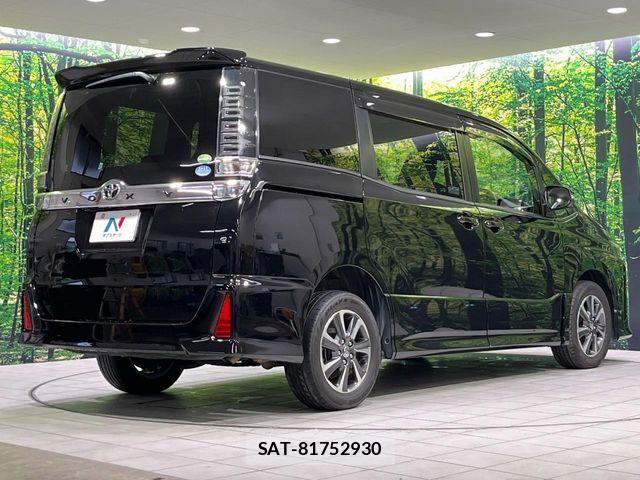 Toyota VOXY 2017-09 7620926-18