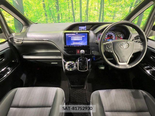 Toyota VOXY 2017-09 7620926-1
