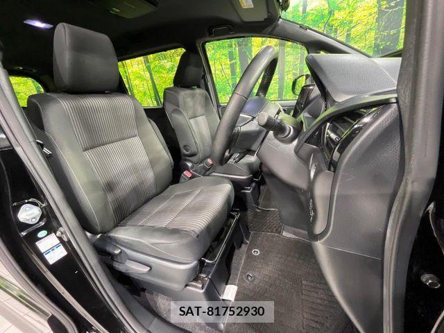 Toyota VOXY 2017-09 7620926-8