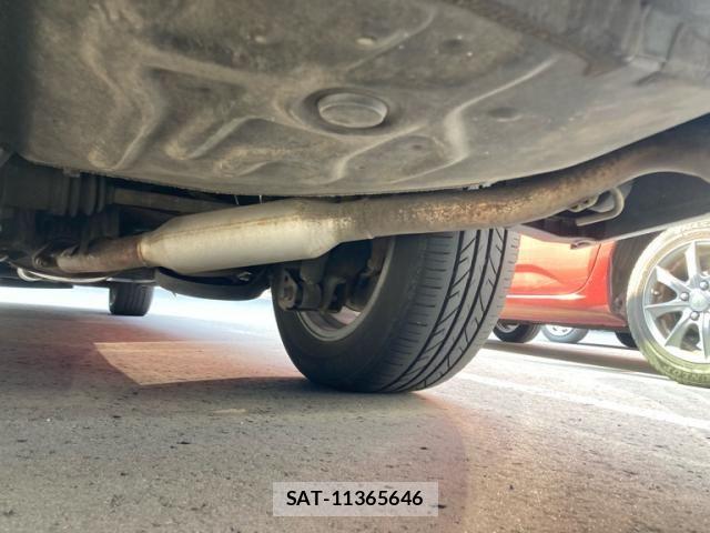 Toyota VOXY 2016-06 7620937-10