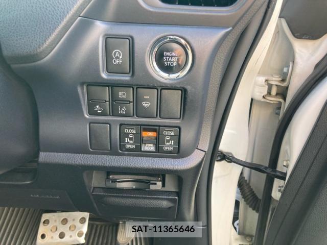 Toyota VOXY 2016-06 7620937-18