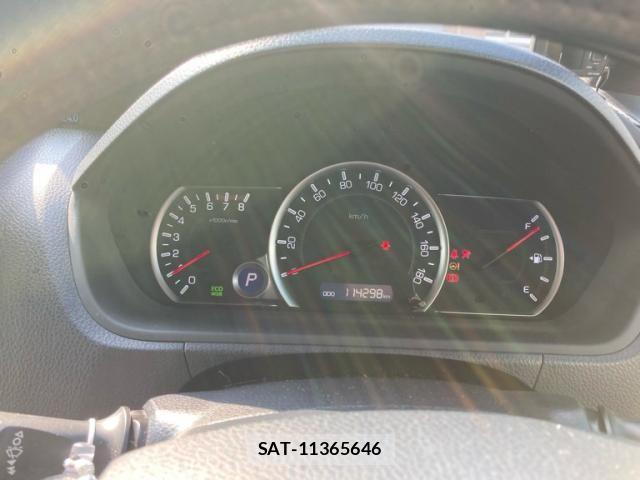Toyota VOXY 2016-06 7620937-20