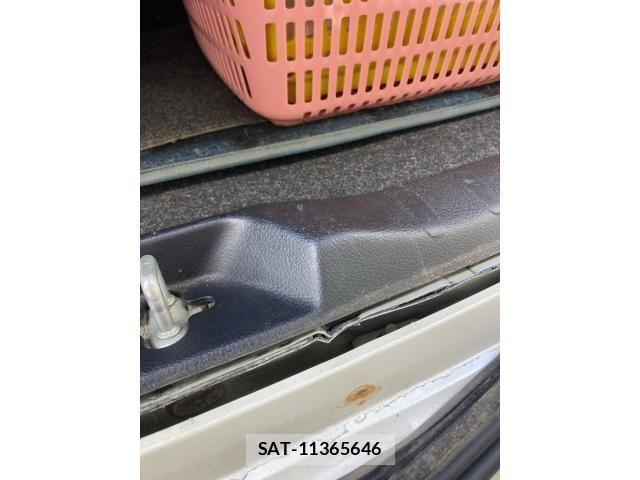 Toyota VOXY 2016-06 7620937-25