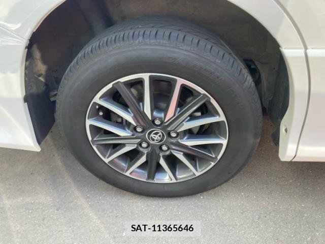 Toyota VOXY 2016-06 7620937-5