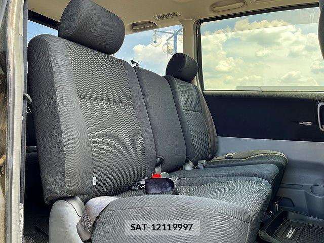 Toyota VOXY 2005-10 7620936-9