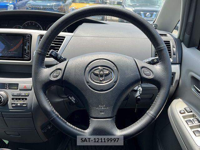 Toyota VOXY 2005-10 7620936-13