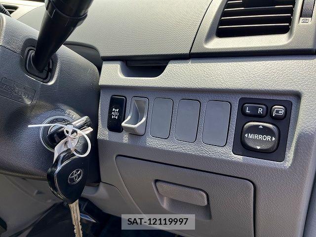 Toyota VOXY 2005-10 7620936-16