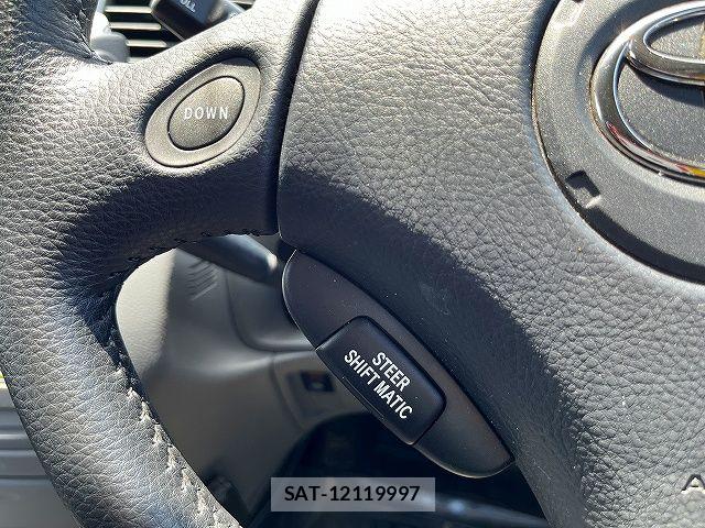 Toyota VOXY 2005-10 7620936-17