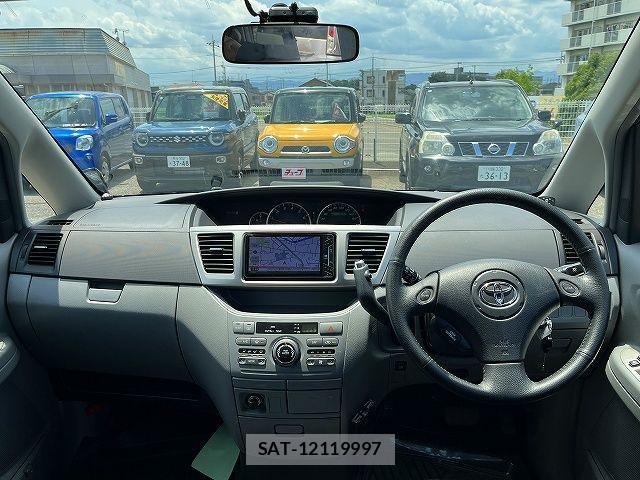 Toyota VOXY 2005-10 7620936-1