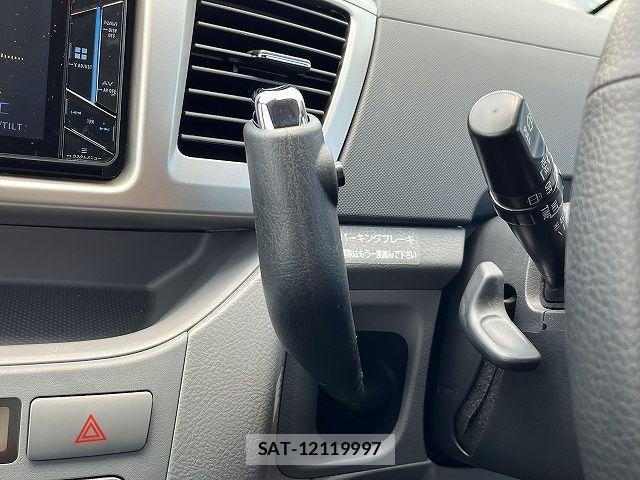Toyota VOXY 2005-10 7620936-19