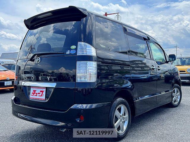 Toyota VOXY 2005-10 7620936-2