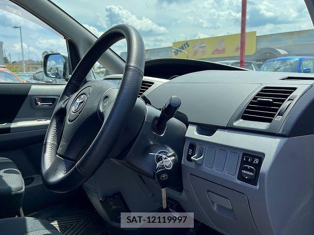 Toyota VOXY 2005-10 7620936-3
