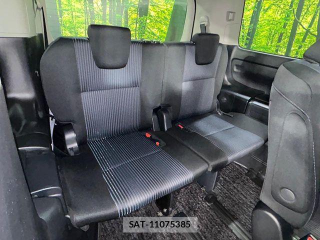 Toyota VOXY 2014-03 7620935-10