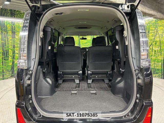 Toyota VOXY 2014-03 7620935-11
