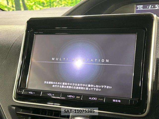 Toyota VOXY 2014-03 7620935-2