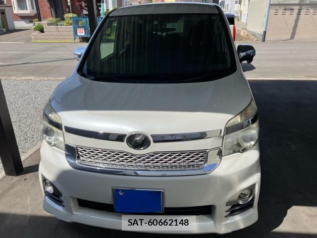 Toyota VOXY 2013-08 7730071-1