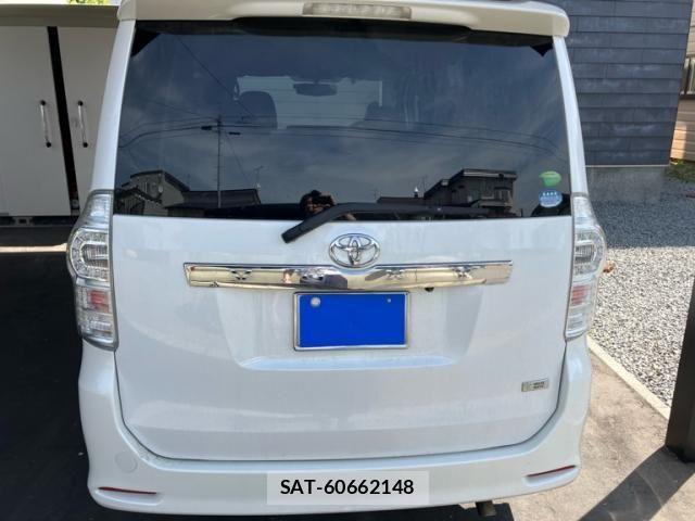Toyota VOXY 2013-08 7730071-3
