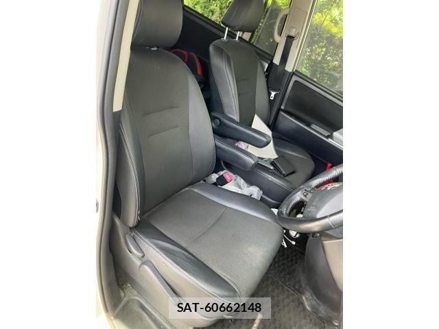 Toyota VOXY 2013-08 7730071-5