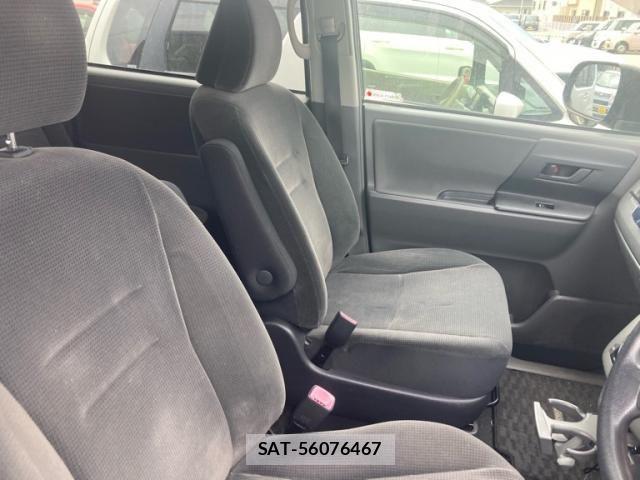 Toyota VOXY 2007-07 7730073-11