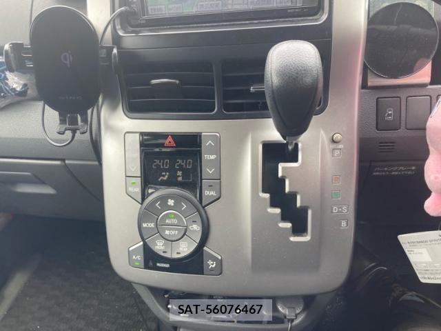 Toyota VOXY 2007-07 7730073-16